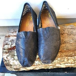 Toms slip ons